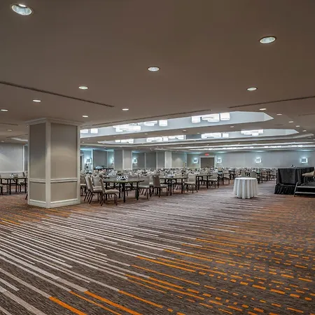 Delta Hotels By Marriott Montreal-2
